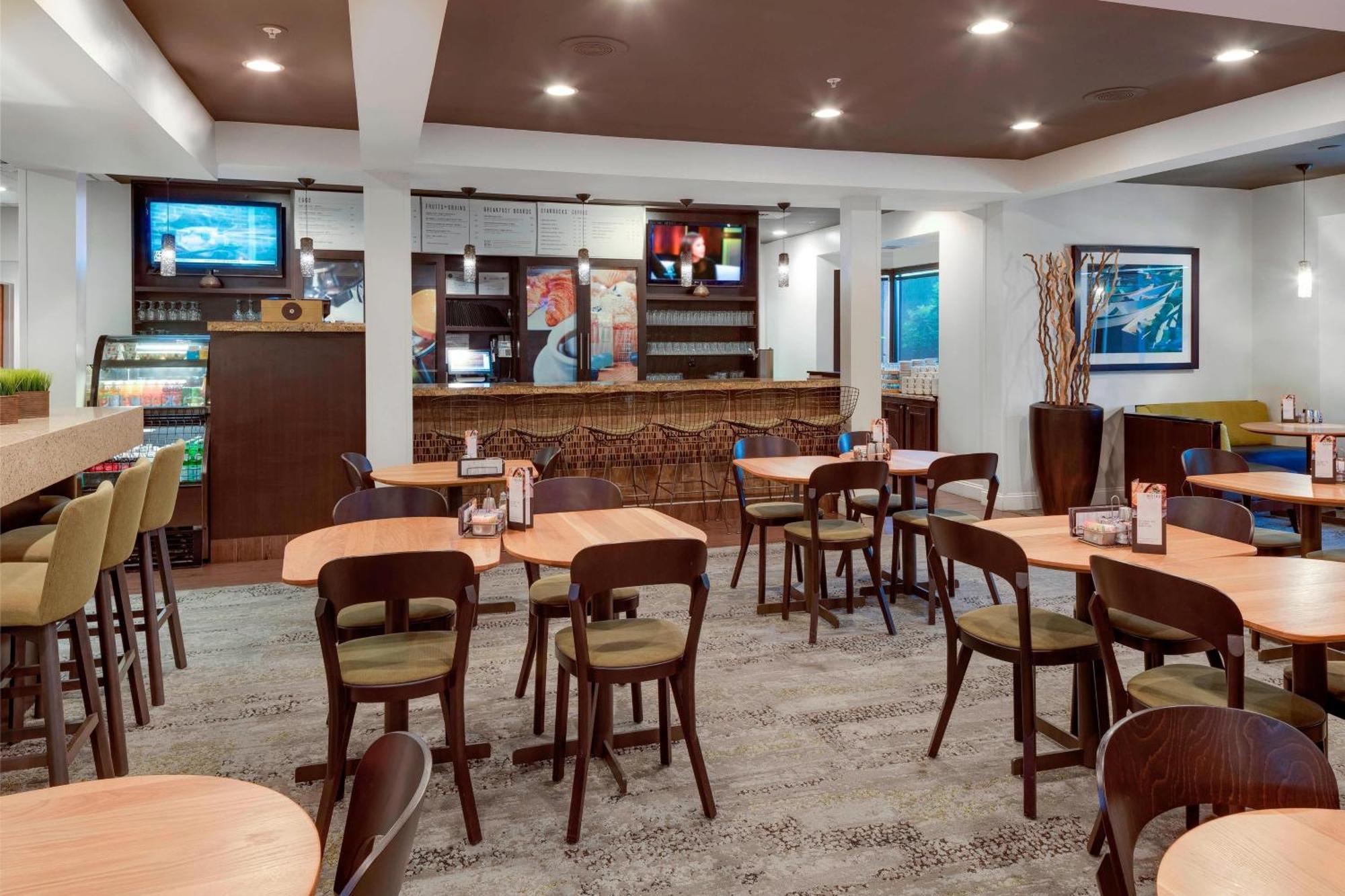 Courtyard By Marriott Portsmouth Hotel Bagian luar foto