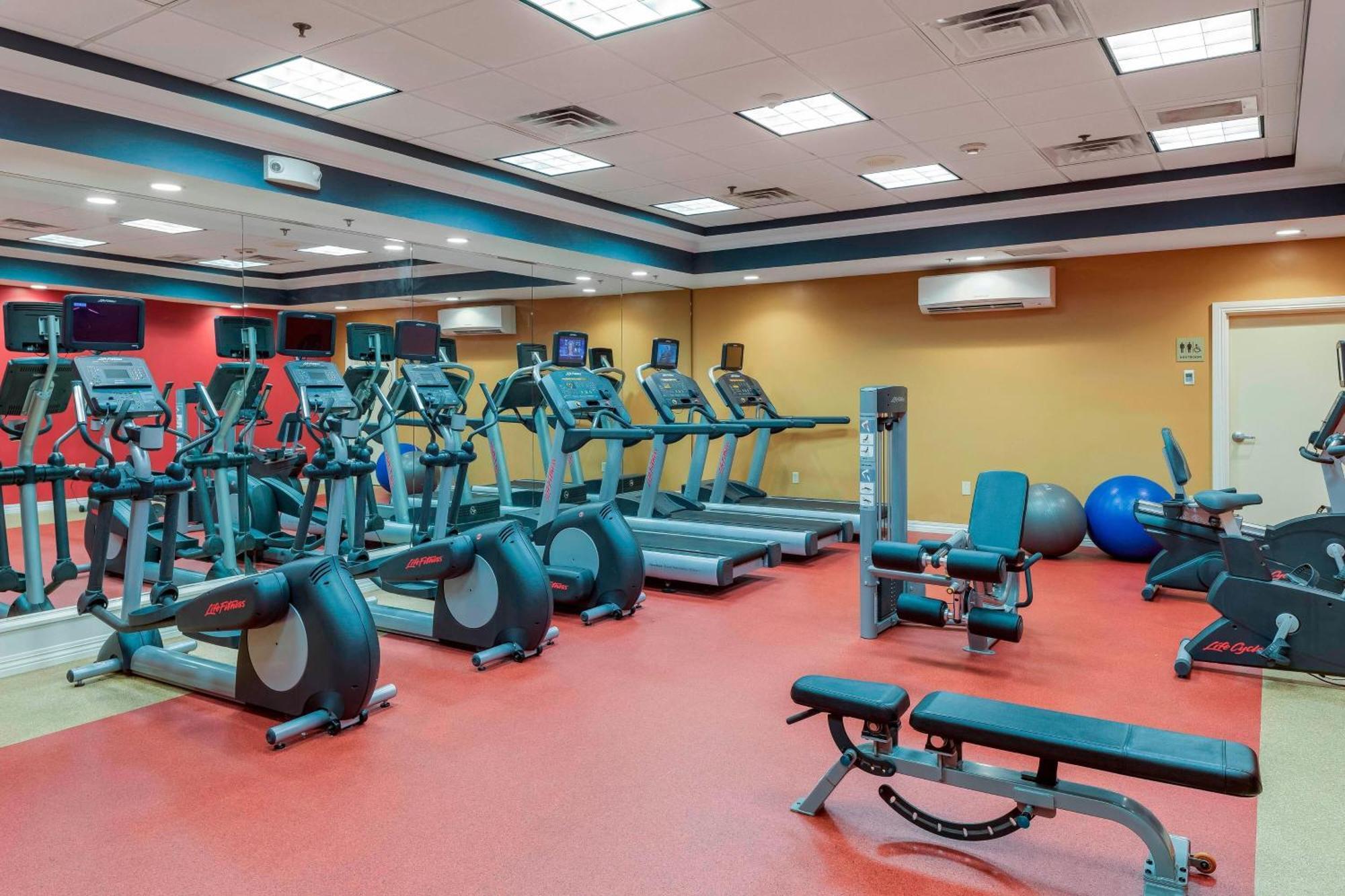 Courtyard By Marriott Portsmouth Hotel Bagian luar foto