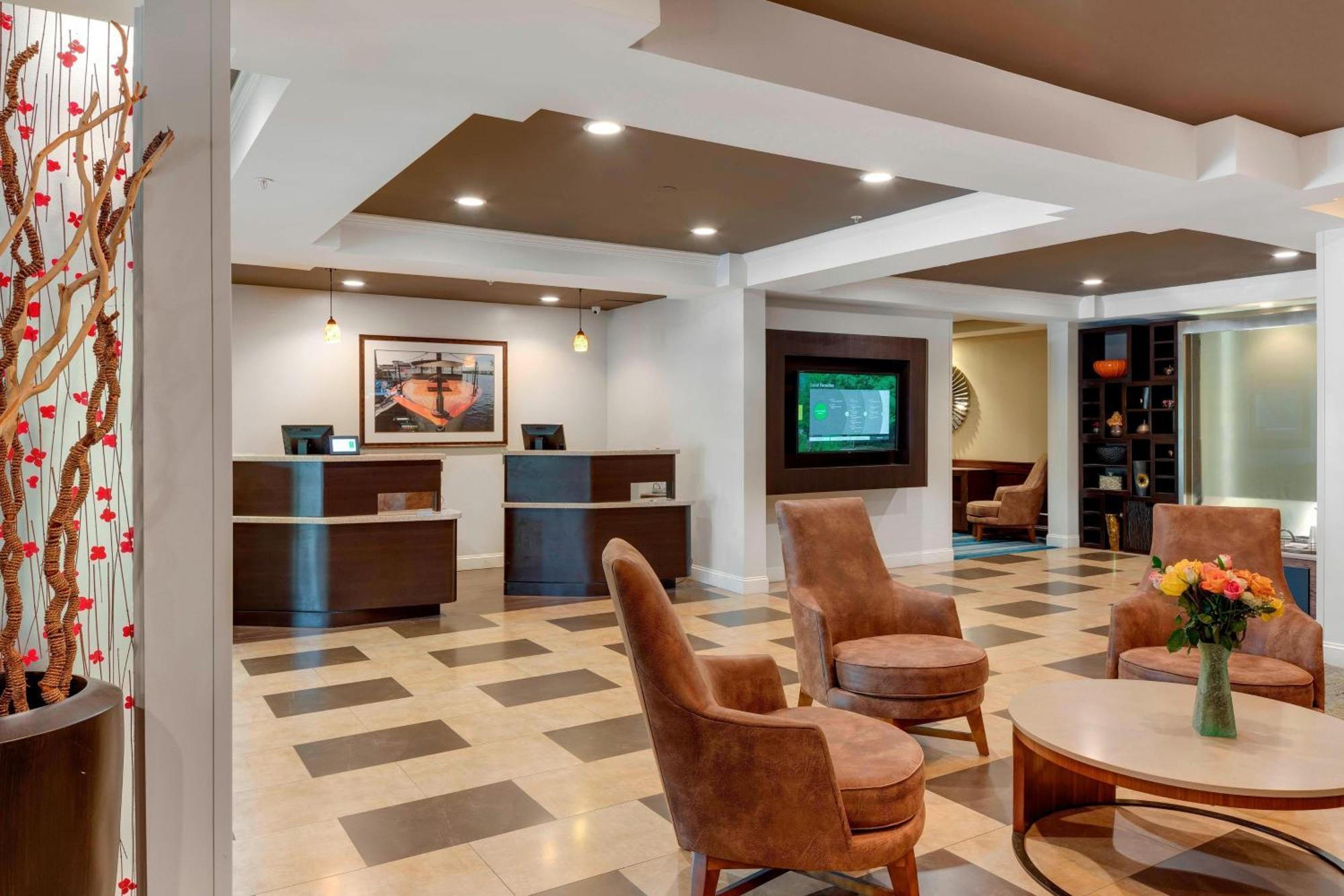 Courtyard By Marriott Portsmouth Hotel Bagian luar foto