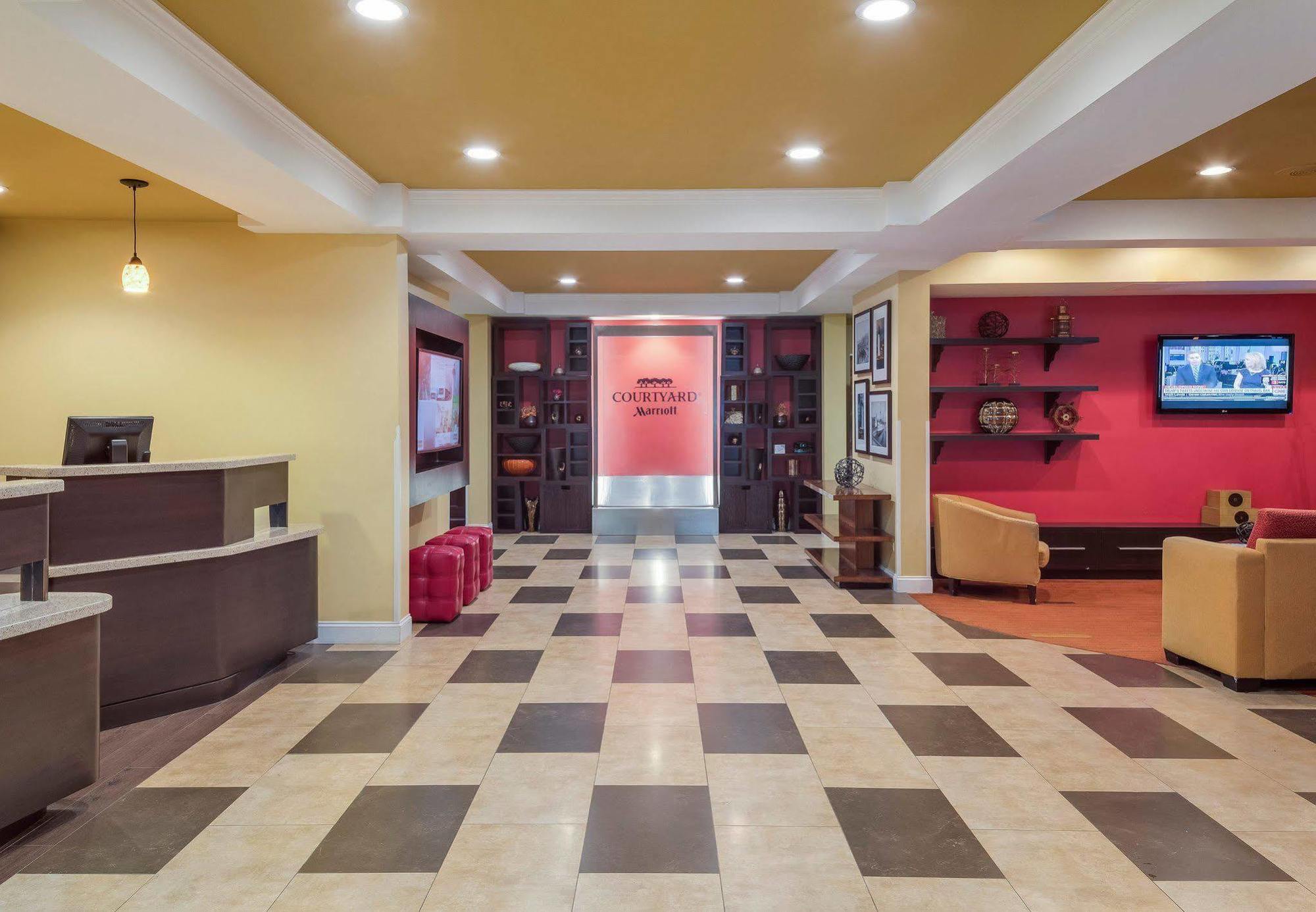 Courtyard By Marriott Portsmouth Hotel Bagian luar foto