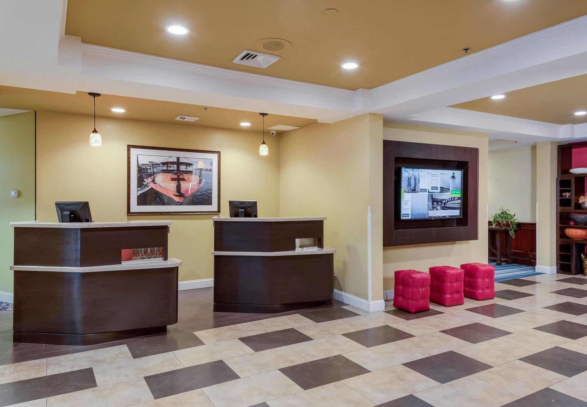Courtyard By Marriott Portsmouth Hotel Bagian luar foto