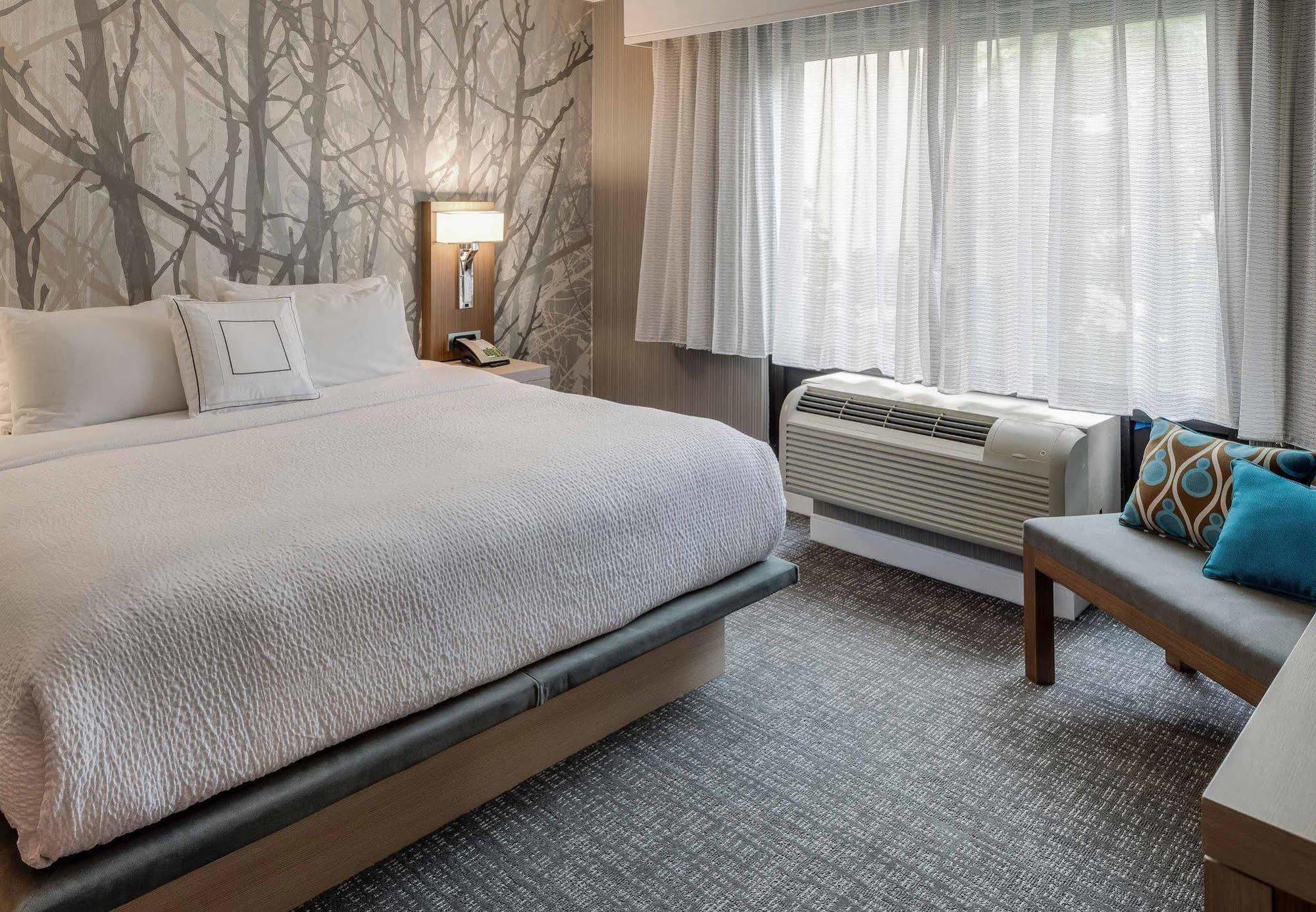 Courtyard By Marriott Portsmouth Hotel Bagian luar foto